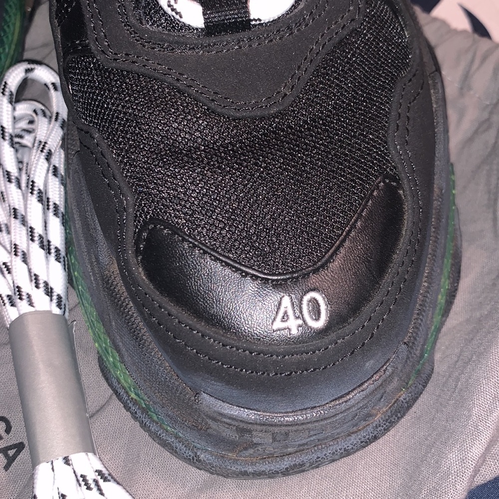 AUTHENTIC BALENCIAGA TRIPLE S‼️🖤💚 - Picture 4 of 7